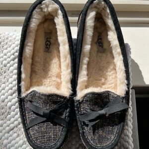 LEOPARD PRINT UGG SLIPPERS